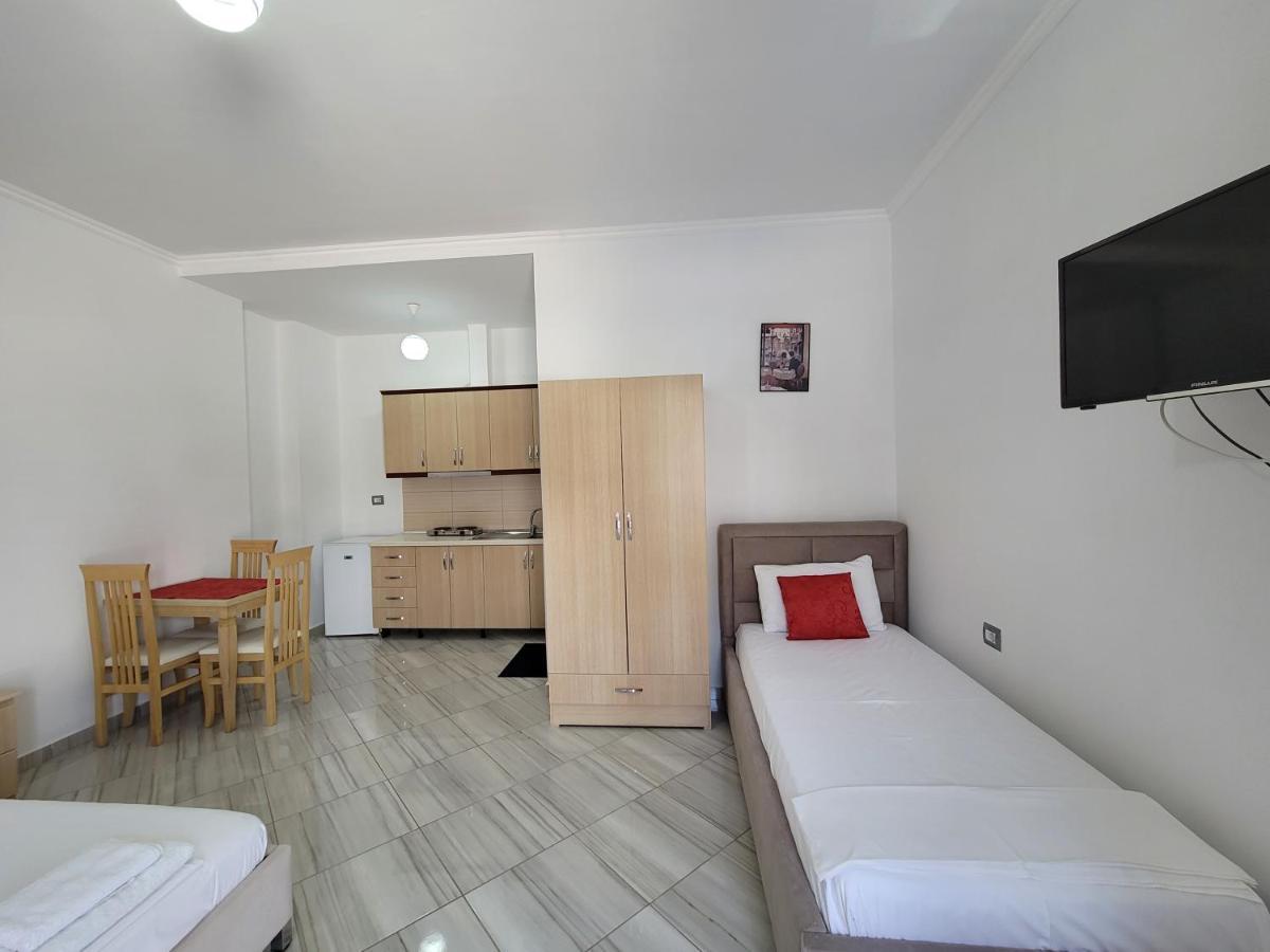Vila Mario Aparthotel Ksamil Esterno foto